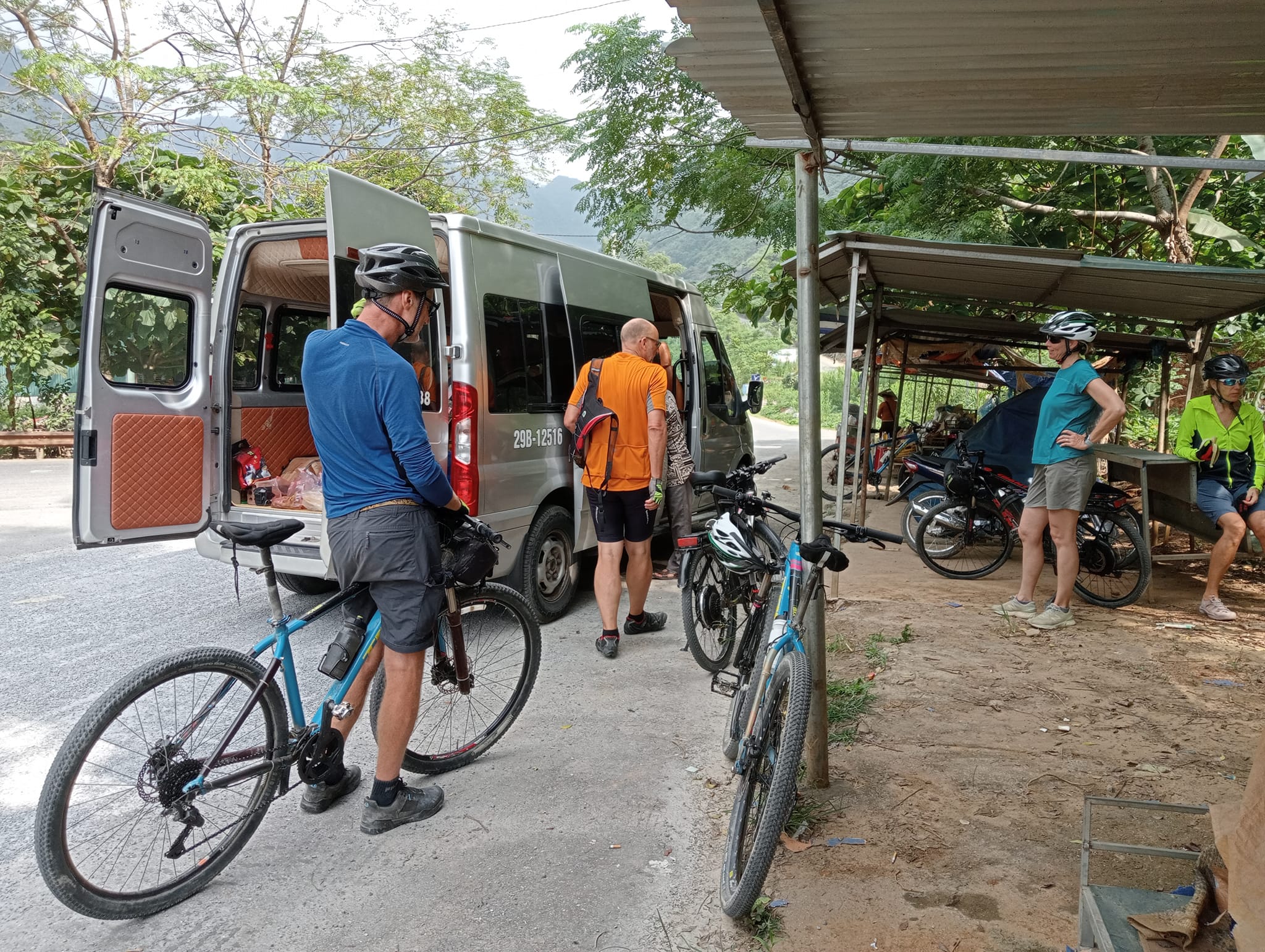Lai Chau Biking Tour from Sapa 2 Days